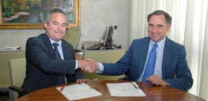 Francisco Mesonero, director general de la Fundación Adecco y Jose Antonio Sarría Terrón, presidente de la CEN